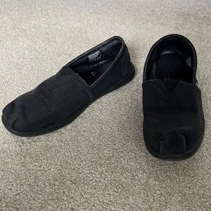 BLACK SLIP ON SHOES